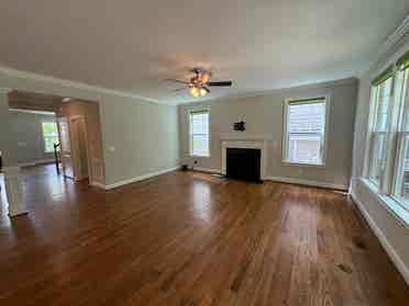 4 BR in Apex