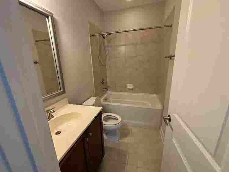 4 BR in Apex