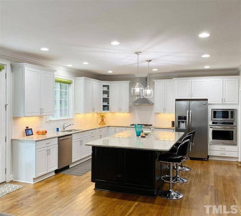 4 BR in Apex