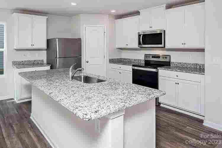 4 BR in Charlotte