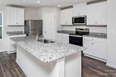 4 BR in Charlotte
