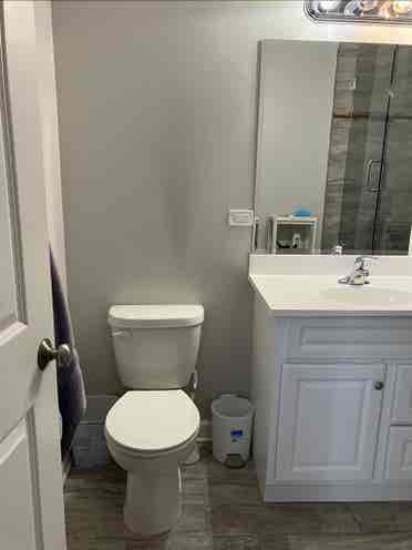 Private Bedrm and Bathroom UIC Area
