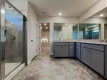 5 BR in Charlotte