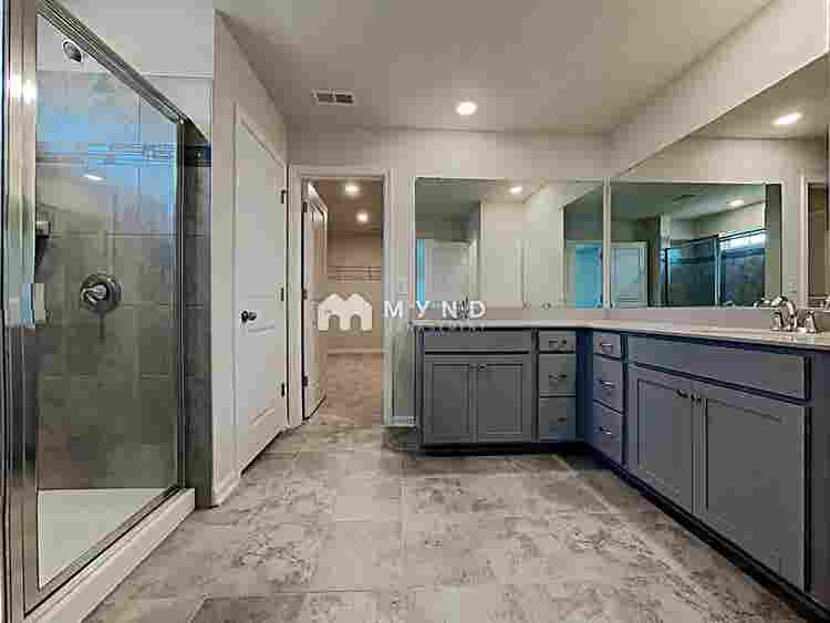 5 BR in Charlotte