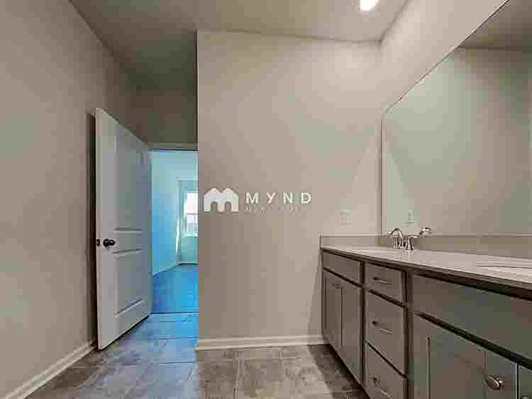 5 BR in Charlotte