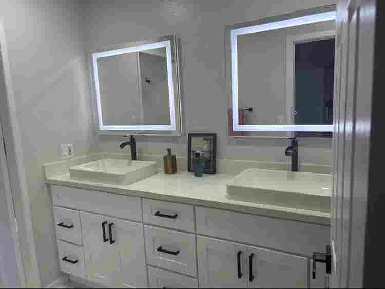 Private Master Bed and bathroomm