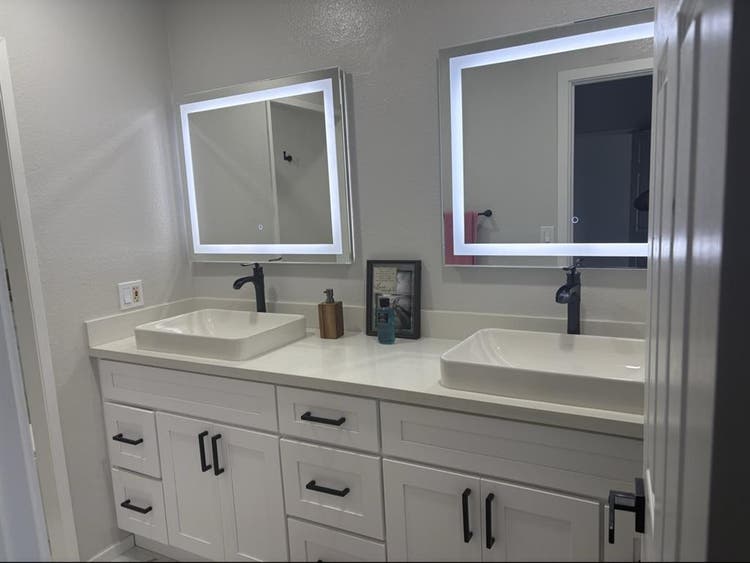 Private Master Bed and bathroomm