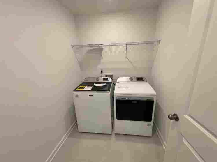 4 BR in Monroe