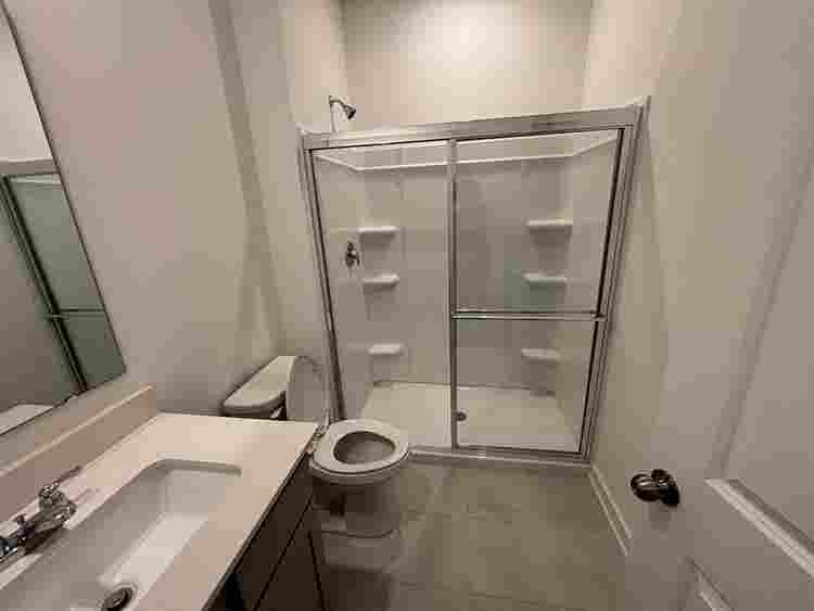 4 BR in Monroe