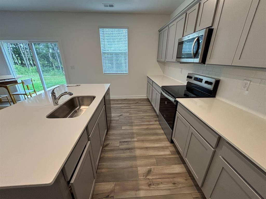 4 BR in Monroe