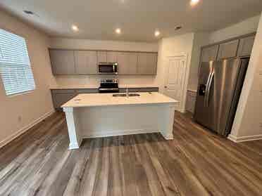 4 BR in Monroe