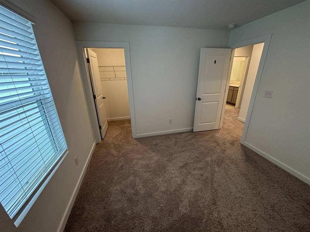 4 BR in Monroe
