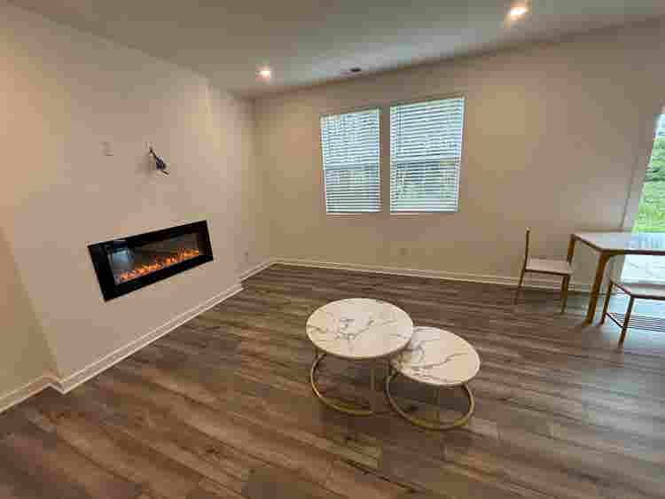 4 BR in Monroe