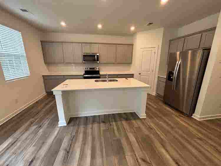 4 BR in Monroe