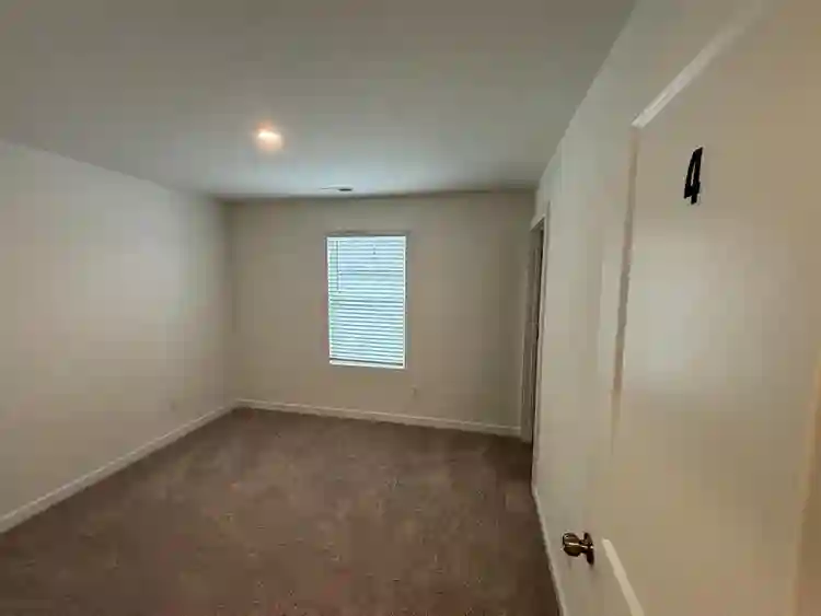 4 BR in Monroe