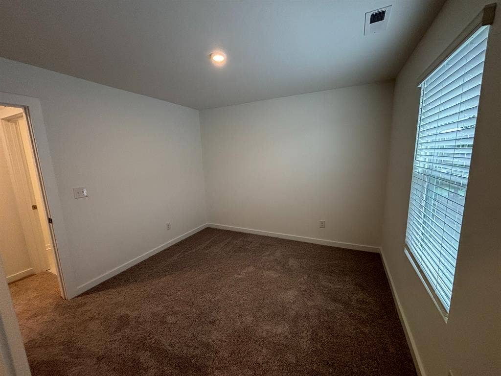 4 BR in Monroe