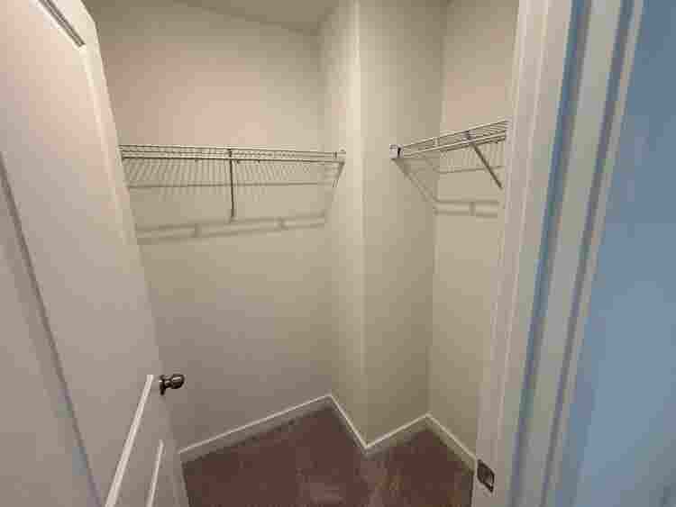 4 BR in Monroe
