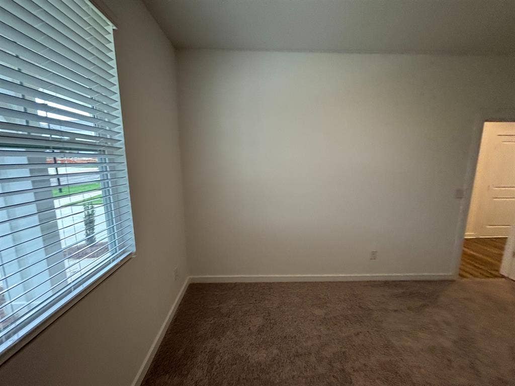 4 BR in Monroe