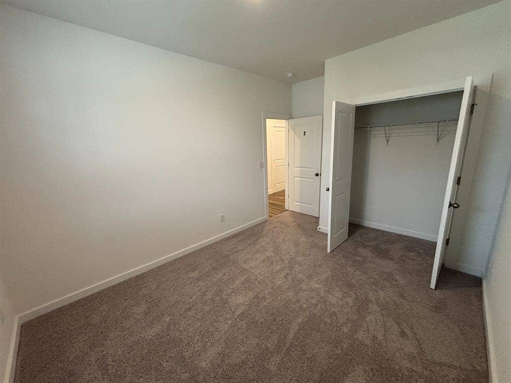 4 BR in Monroe