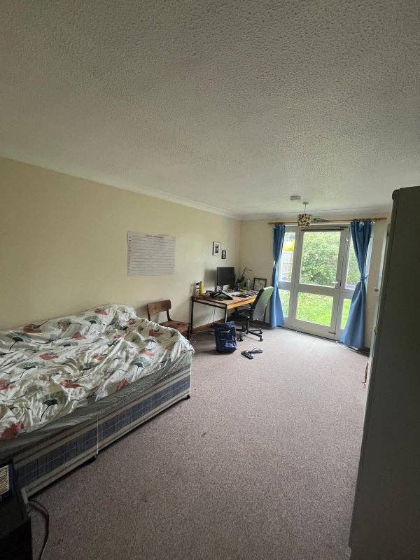 Two rooms for Postgrad students