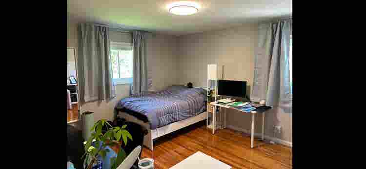 Furnished room, private bathroom