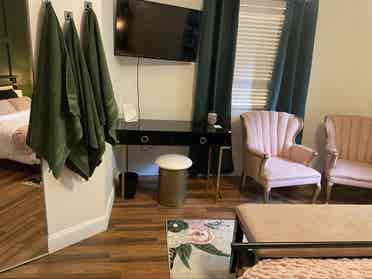 2 rooms available for rent