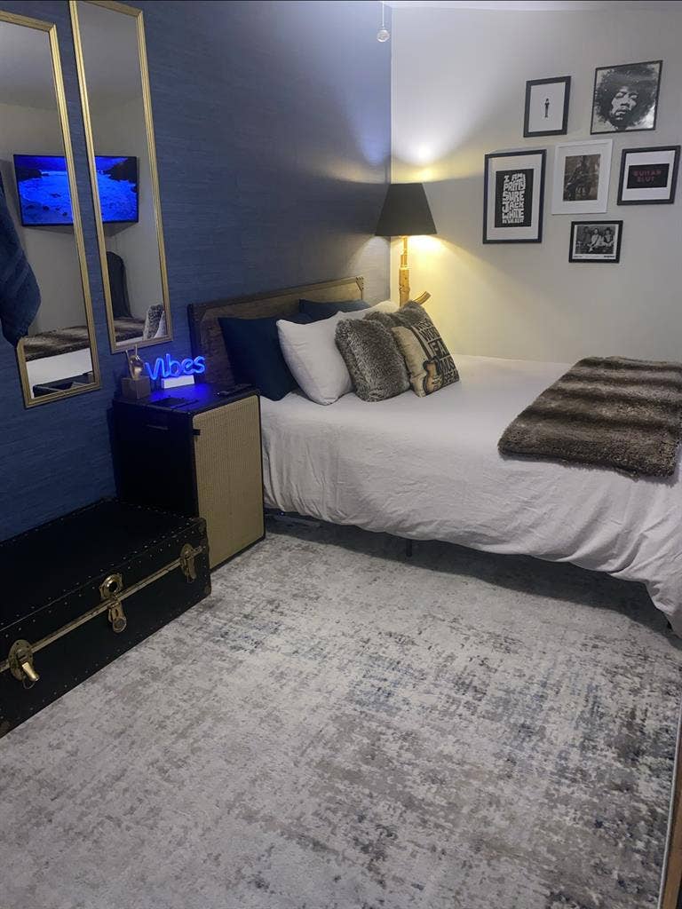 2 rooms available for rent