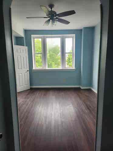 BR Apt- Pilsen- Women Only