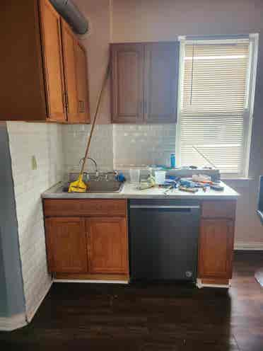 BR Apt- Pilsen- Women Only