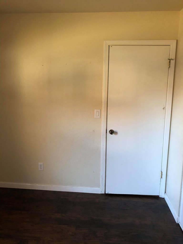 Room in Quiet and Clean Home $