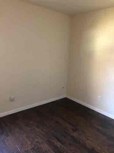 Room in Quiet and Clean Home $