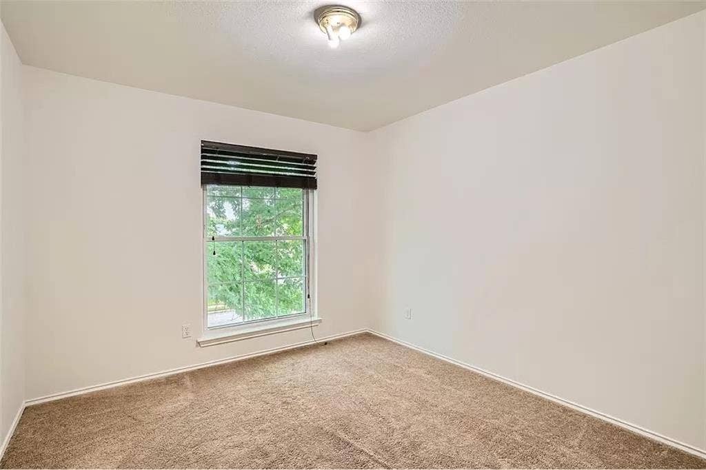 Roommate Wanted - Hornsby Bend