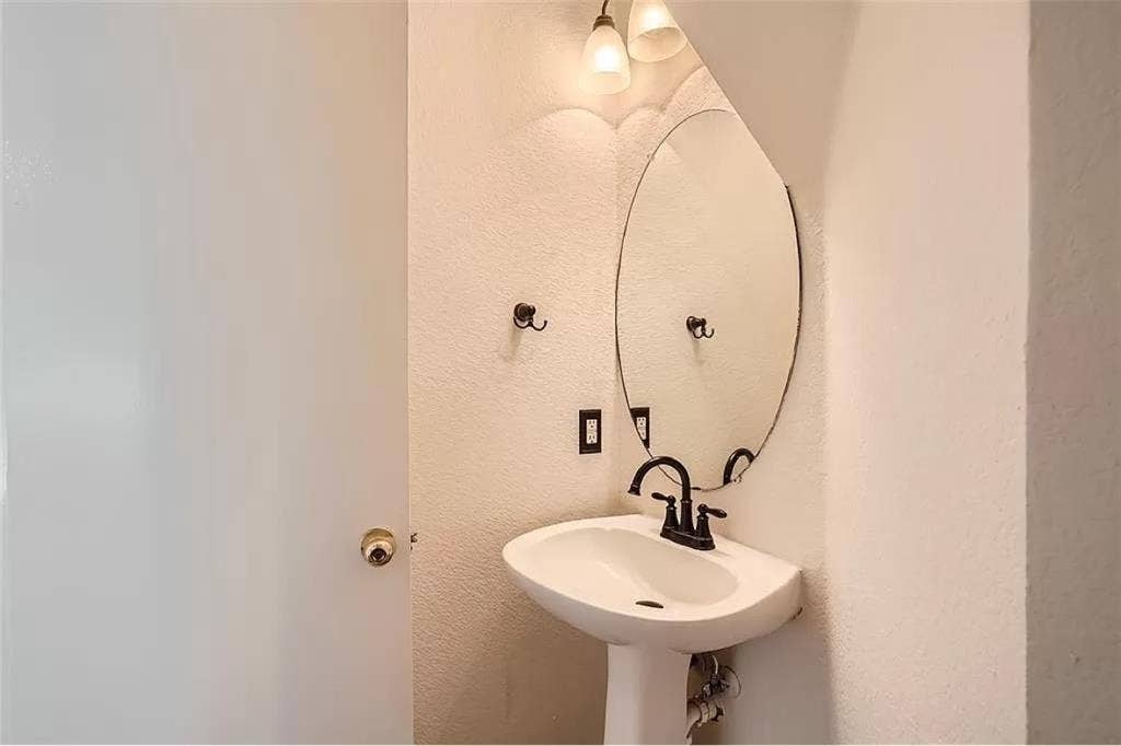 Roommate Wanted - Hornsby Bend