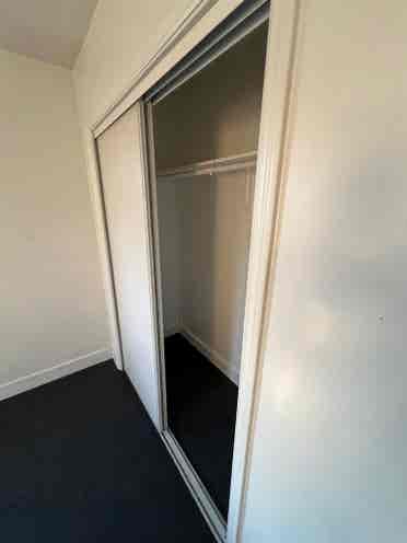 Large and small rooms for rent