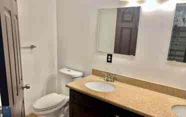 Large and small rooms for rent