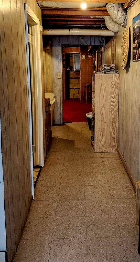 Private Entrance bed and bathroom