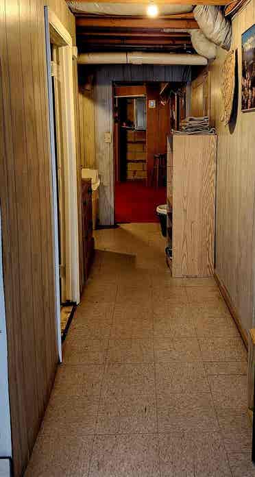 Private Entrance bed and bathroom