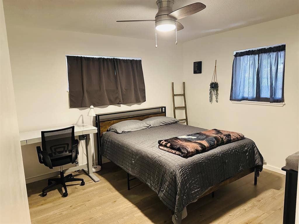 Room for Rent in Family Vibes House