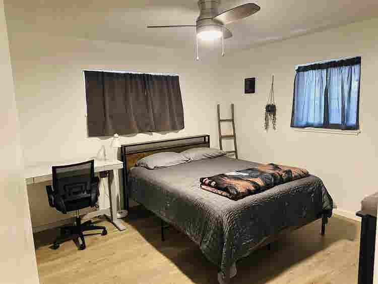 Room for Rent in Family Vibes House