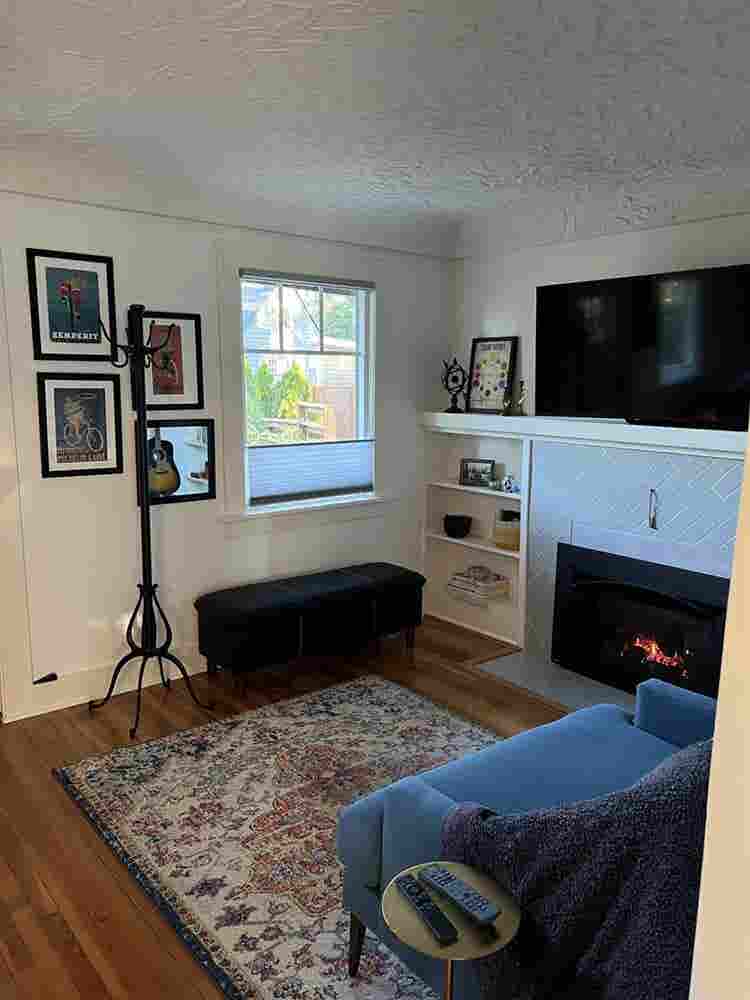 Furnished room in cozy cottage!