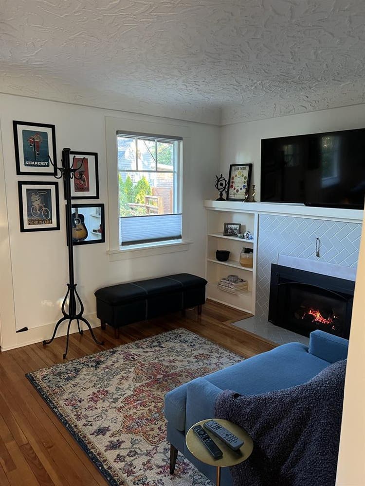 Furnished room in cozy cottage!
