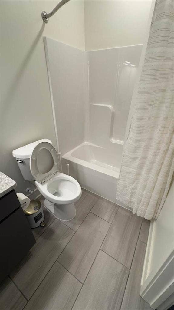 Looking 
for a Roomate