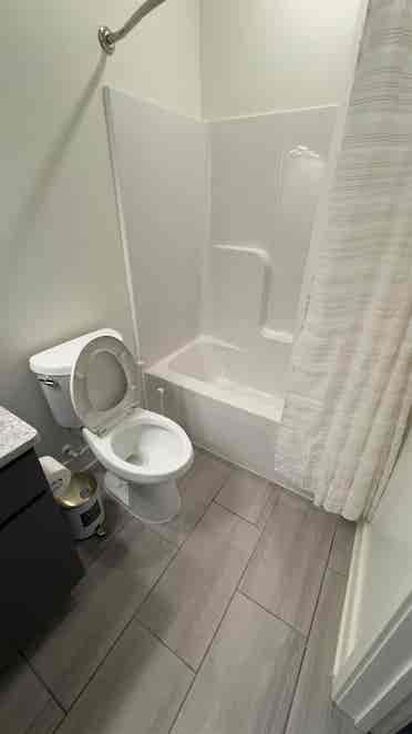 Looking 
for a Roomate