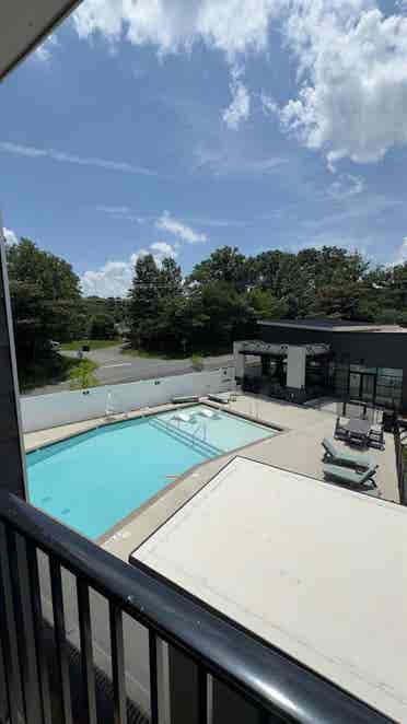 Looking 
for a Roomate