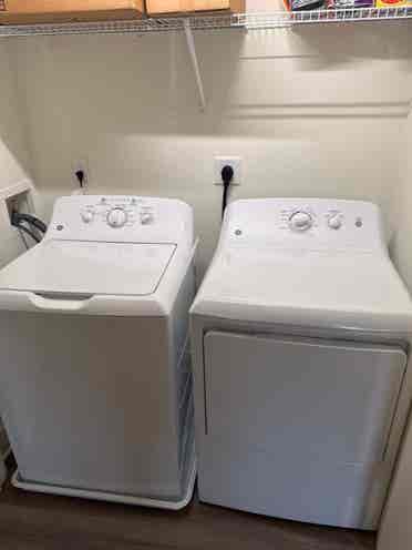 Looking 
for a Roomate