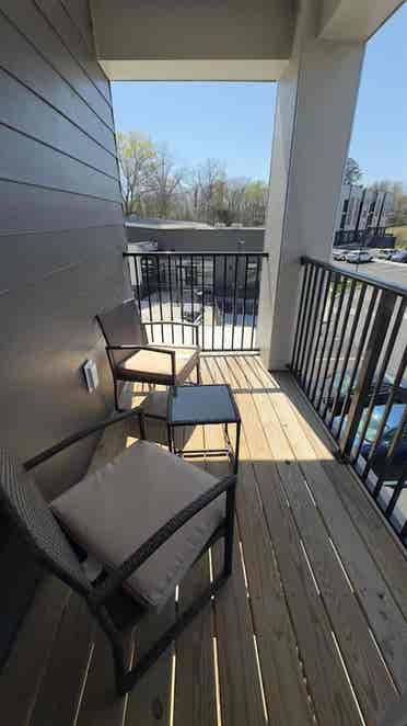 Looking 
for a Roomate