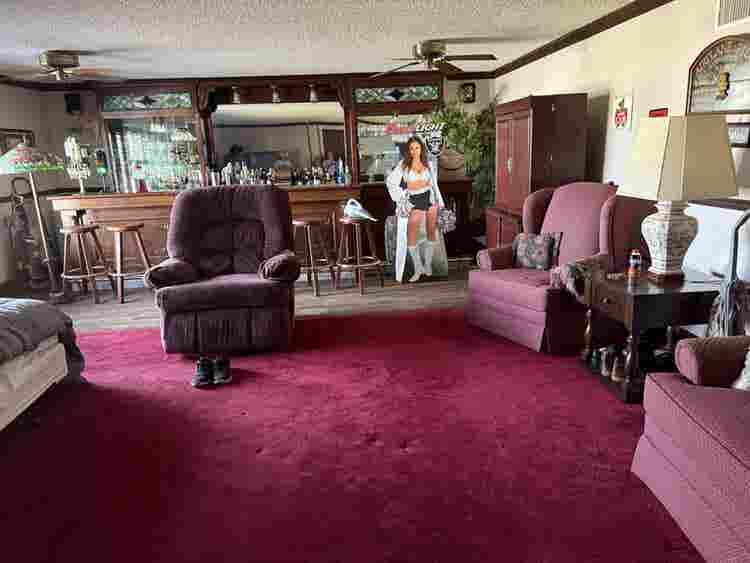Huge room over 3 car garage