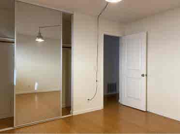Room for rent in 
2bdrm apt