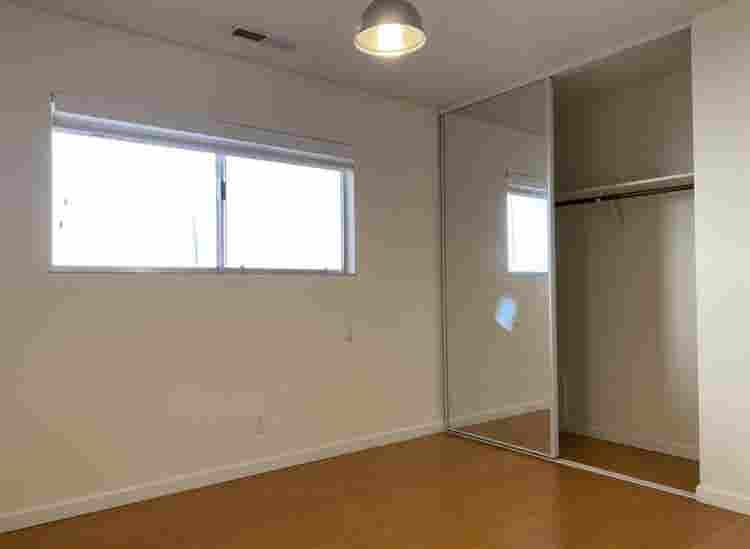 Room for rent in 
2bdrm apt