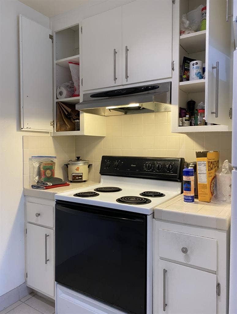 Room for rent in 
2bdrm apt